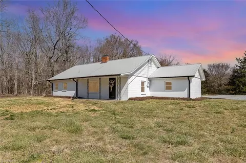 3393 Craven Branch Rd, Siler City, NC 27344