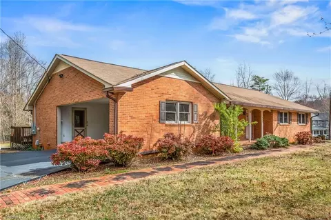 901 Petree Rd, Winston Salem, NC 27106