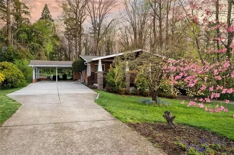 3241 Paddington Ln, Winston Salem, NC 27106