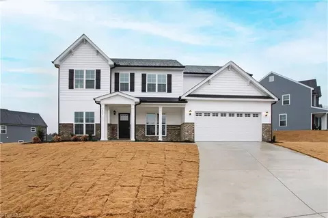 129 Oakmont Ln, King, NC 27021