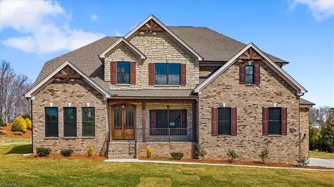 5702 Eagle Crest Dr, Summerfield, NC 27358
