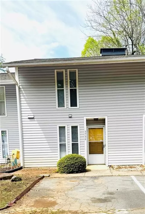 3736 Heathrow Dr, Winston Salem, NC 27127