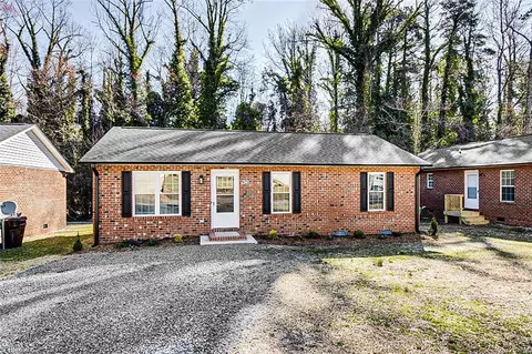 821 Dogwood Cir, High Point, NC 27260