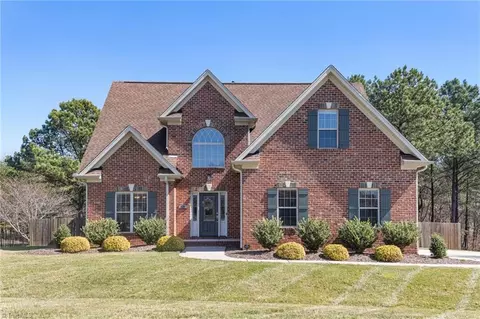 8206 Angels Glen Ct, Stokesdale, NC 27357