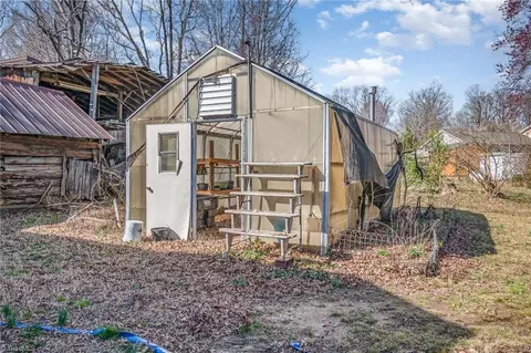 1108 Trinity St, Thomasville, NC 27360 photo 40