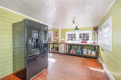 1108 Trinity St, Thomasville, NC 27360 photo 8