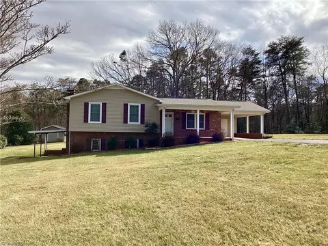 202 Ashley Dr, Dobson, NC 27017