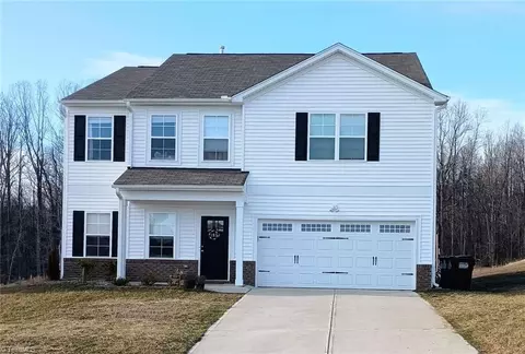 1938 Branch Crossing Dr, Thomasville, NC 27360