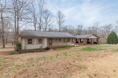 149 Lake Drive 8, Lexington, NC 27292