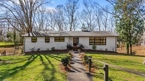 925 Croyden St, High Point, NC 27262