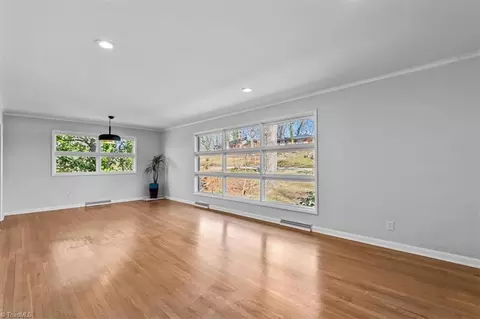 Living - 925 Croyden St, High Point, NC 27262 photo 2 of 7