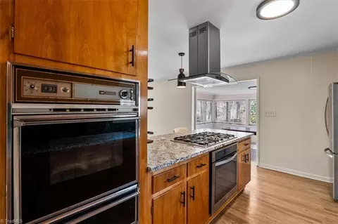 Kitchen - 925 Croyden St, High Point, NC 27262 photo 5 of 8