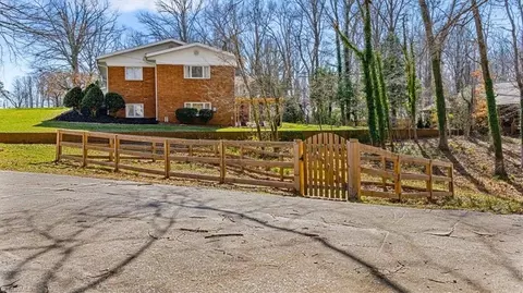 Exterior - 925 Croyden St, High Point, NC 27262 photo 6 of 7