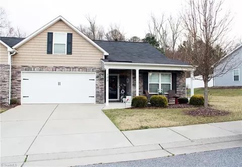 105 Brookbank Ct, Trinity, NC 27370