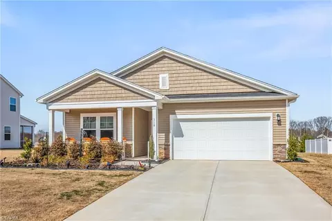 110 Cremello Dr, King, NC 27021