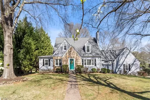 2005 Robinhood Rd, Winston Salem, NC 27104