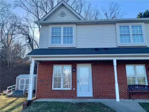 525 Highland Park Dr #A, Eden, NC 27288