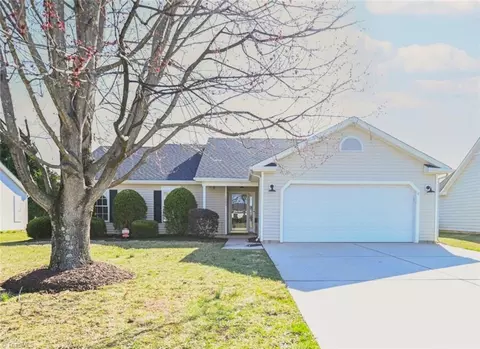 1605 Beeson Park Ln, Kernersville, NC 27284