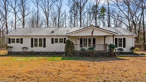 140 Olewagon Trl, Star, NC 27356