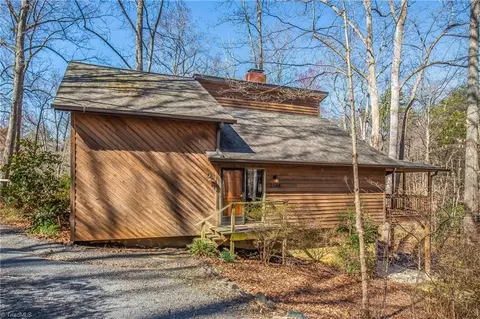 2544 Holly Ridge Rd, Yadkinville, NC 27055