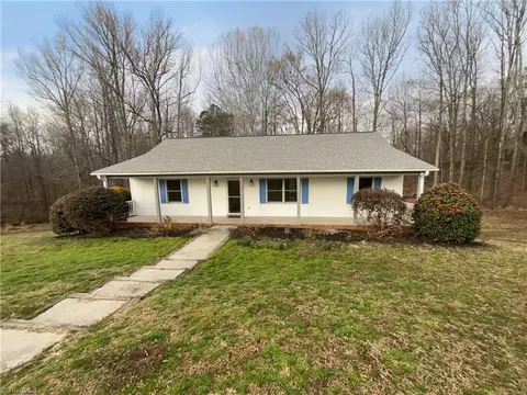 200 Deerfield Dr, High Point, NC 27262