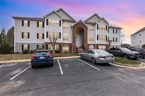 3704 Cotswold Ter #3C, Greensboro, NC 27410