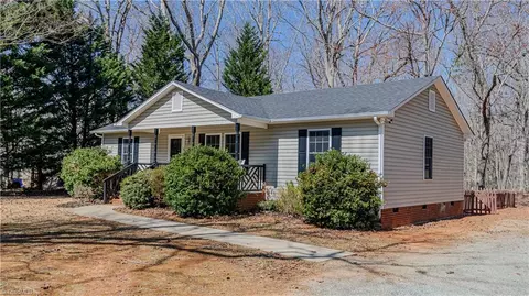 5717 Wagon Farm Rd, Efland, NC 27243