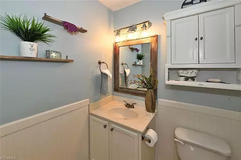 Bath - 128 Lynne Ave, King, NC 27021 photo 2 of 2