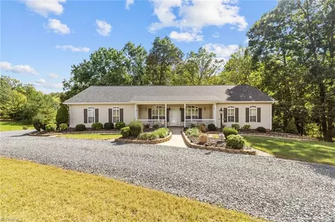 3003 Tranquil Ln, Asheboro, NC 27205