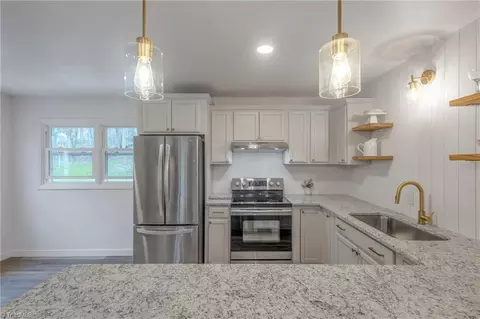 837 Chief Thomas Rd, Harmony, NC 28634 photo 4