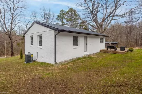 837 Chief Thomas Rd, Harmony, NC 28634 photo 19