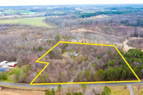 837 Chief Thomas Rd, Harmony, NC 28634 photo 28