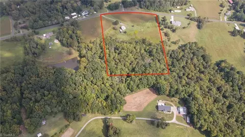 2246 Snow Hill Church Rd, Danbury, NC 27016
