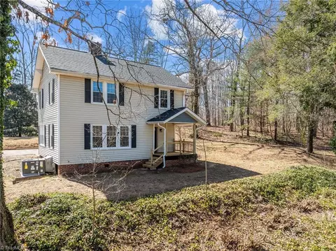 5160 Yadkinville Rd, Pfafftown, NC 27040