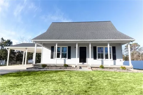 112 Hunterview Ct, Winston Salem, NC 27107