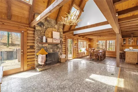 1575 Westland Ln, Clemmons, NC 27012