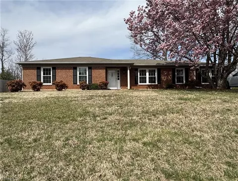 217 Logan Ct, King, NC 27021 photo 5