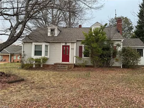 825 Polo Rd, Winston Salem, NC 27106
