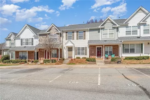 106 Malamute Ln, Greensboro, NC 27407