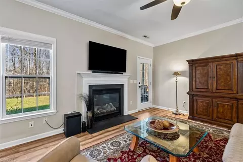 Living - 3804 Eagles View Ct, High Point, NC 27265 photo 3 of 3