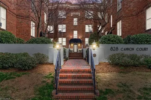 828 Elm St N #C2, Greensboro, NC 27401