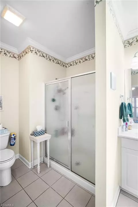 Bath - 1104 Pelican Ln, Clemmons, NC 27012 photo 1 of 4