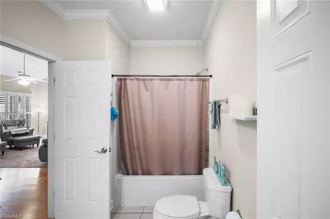Bath - 1104 Pelican Ln, Clemmons, NC 27012 photo 3 of 4