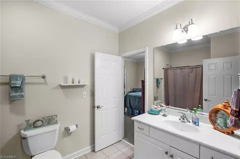 Bath - 1104 Pelican Ln, Clemmons, NC 27012 photo 4 of 4