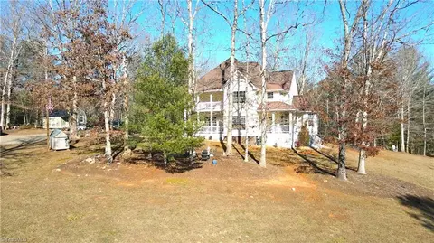 358 Tabernacle Rd, North Wilkesboro, NC 28659