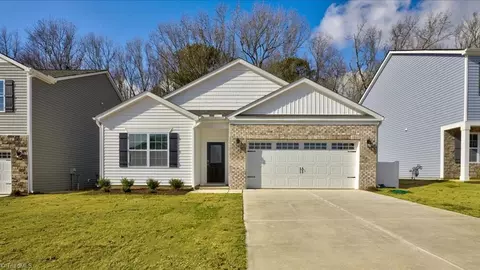 283 Falcon Ln, Lexington, NC 27295