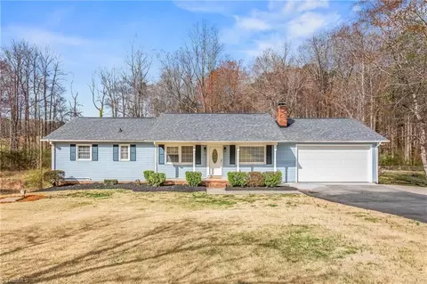 110 Roswell Dr, Kernersville, NC 27284