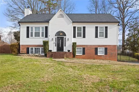 2125 Blue Stone Ln, Kernersville, NC 27284