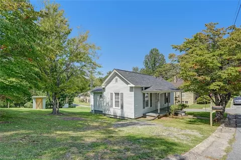 729 Warren Ave E, Eden, NC 27288