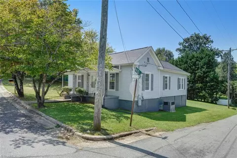 729 Warren Ave E, Eden, NC 27288 photo 2